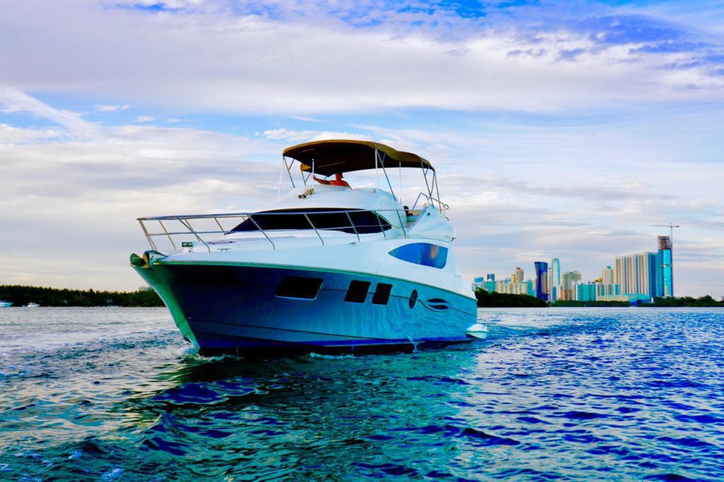 Yacht charter in Miami
