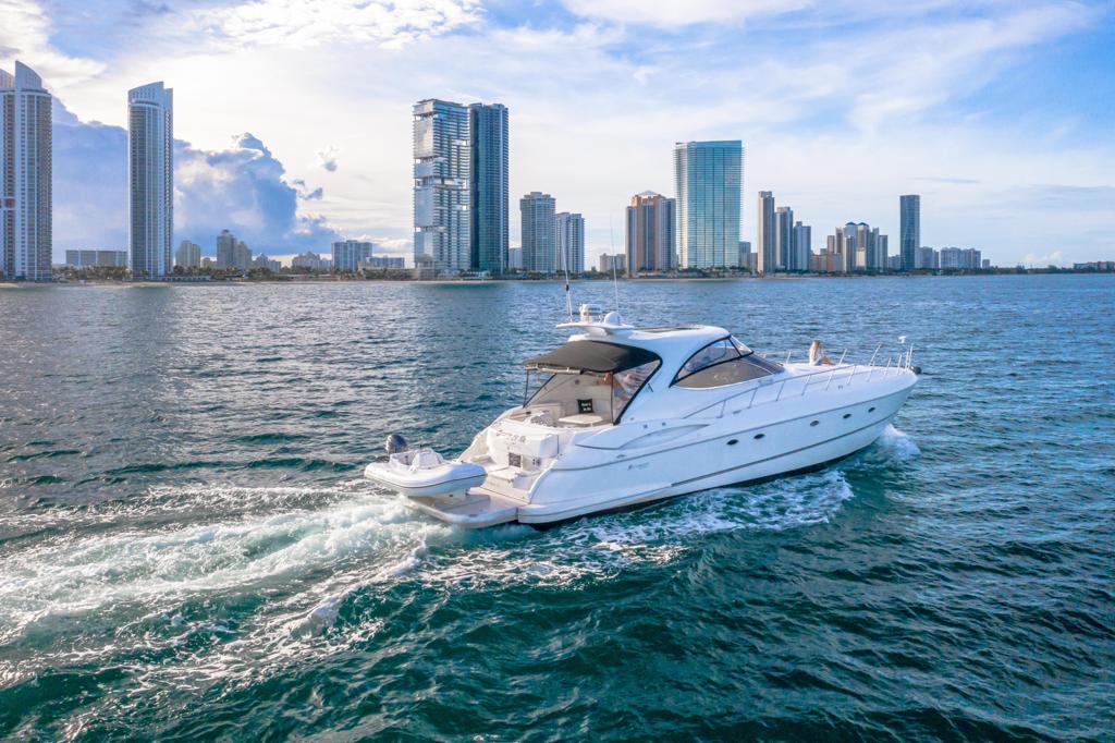 Yacht charter Miami
